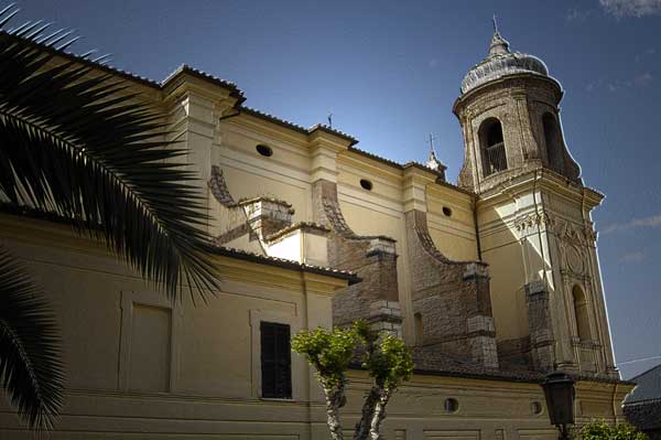 Montecelio Chiesa San Giovanni Evangelista foto di Giovanni Coccia