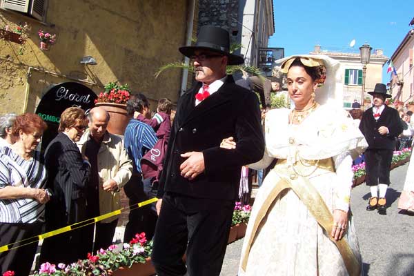 Sfilata delle Vunnelle 2008 in occasione della Festa in Onore di San Michele Arcangelo 2008 "Classe 1956"