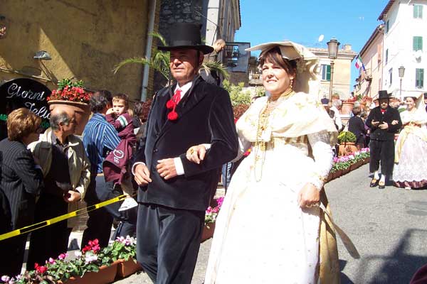 Sfilata delle Vunnelle 2008 in occasione della Festa in Onore di San Michele Arcangelo 2008 "Classe 1956"