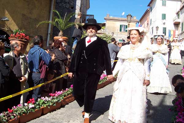 Sfilata delle Vunnelle 2008 in occasione della Festa in Onore di San Michele Arcangelo 2008 "Classe 1956"
