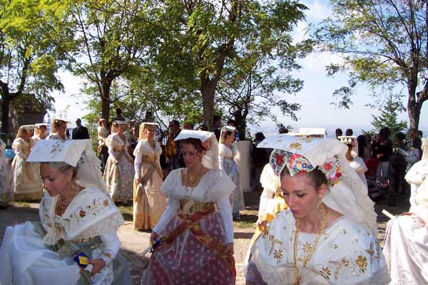 Sfilata delle Vunnelle 2008 in occasione della Festa in Onore di San Michele Arcangelo 2008 "Classe 1956"