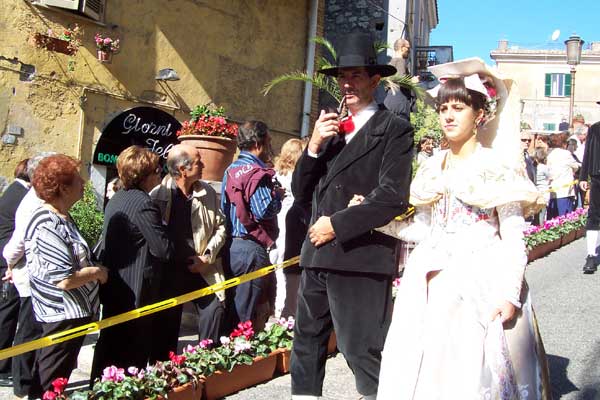 Sfilata delle Vunnelle 2008 in occasione della Festa in Onore di San Michele Arcangelo 2008 "Classe 1956"
