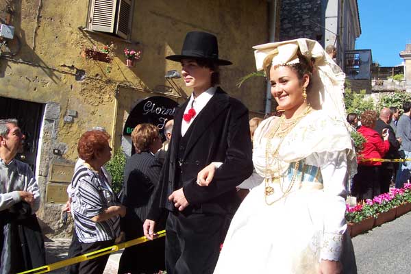Sfilata delle Vunnelle 2008 in occasione della Festa in Onore di San Michele Arcangelo 2008 "Classe 1956"