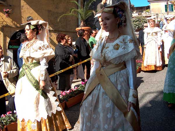 Sfilata delle Vunnelle Montecelio 2008 - Foto di Luciano Fioravanti