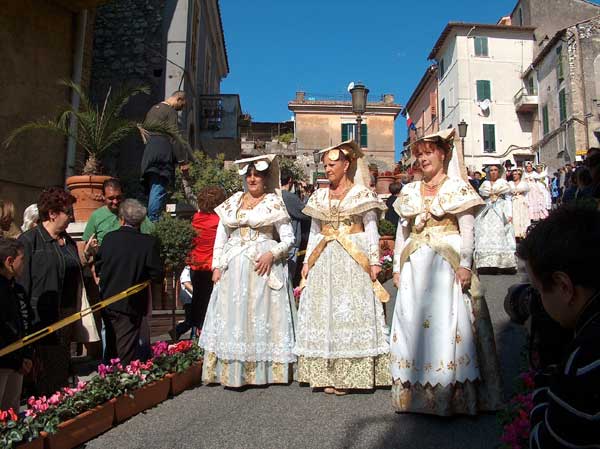 Sfilata delle Vunnelle Montecelio 2008 - Foto di Luciano Fioravanti