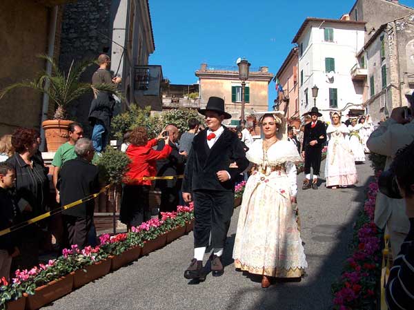 Sfilata delle Vunnelle Montecelio 2008 - Foto di Luciano Fioravanti