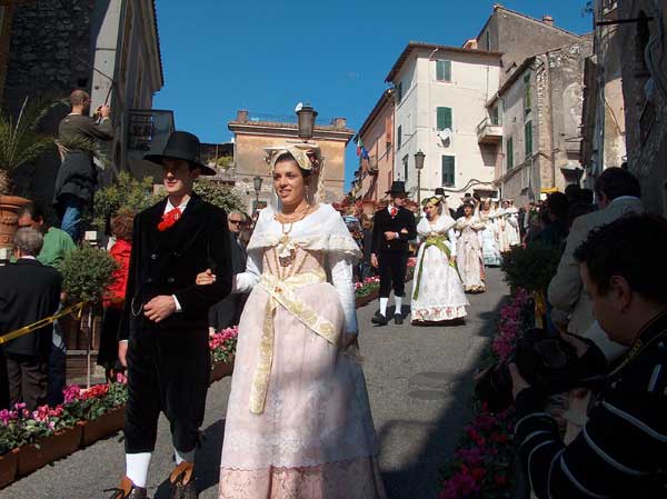 Sfilata delle Vunnelle Montecelio 2008 - Foto di Luciano Fioravanti