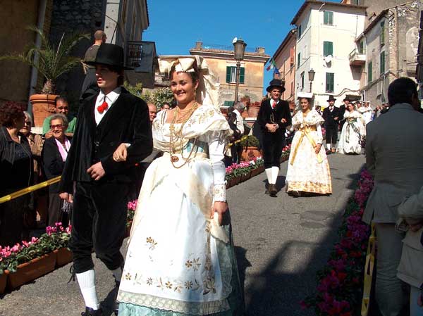 Sfilata delle Vunnelle Montecelio 2008 - Foto di Luciano Fioravanti