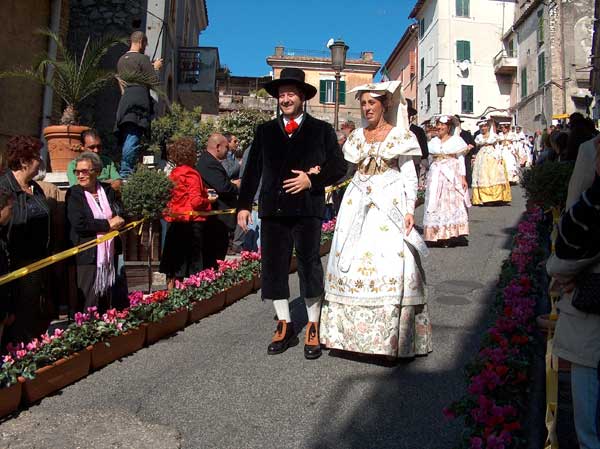 Sfilata delle Vunnelle Montecelio 2008 - Foto di Luciano Fioravanti
