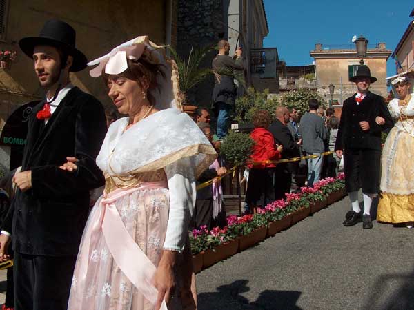 Sfilata delle Vunnelle Montecelio 2008 - Foto di Luciano Fioravanti