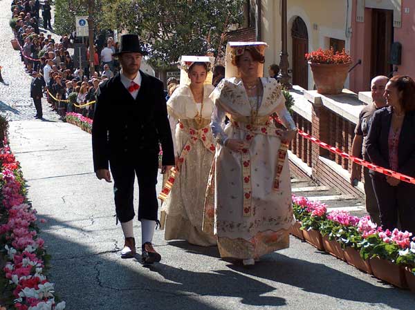 Sfilata delle Vunnelle Montecelio 2008 - Foto di Luciano Fioravanti