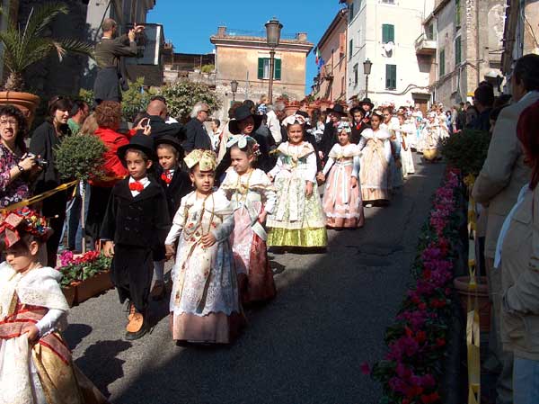 Sfilata delle Vunnelle Montecelio 2008 - Foto di Luciano Fioravanti