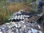 Discarica abusiva e a cielo aperto di via della Pietrara, proprio a due passi dall’asilo Carlo Collodi di Guidonia.