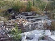 Discarica abusiva e a cielo aperto di via della Pietrara, proprio a due passi dall’asilo Carlo Collodi di Guidonia.