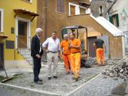 Piazza Tempio d'Ercole Tivoli - Visita a sorpresa del sindaco Sandro Gallotti e dell'assessore ai Lavori pubblici Marino Capobianchi 