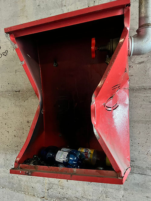 Montecelio, ancora vandali al parcheggio multipiano: danneggiato l’impianto antincendio
